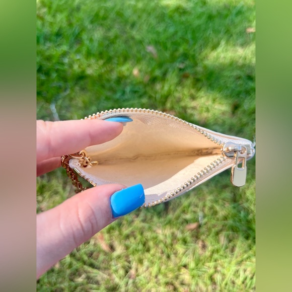 White checkered coin pouch BNWT - Picture 4 of 4